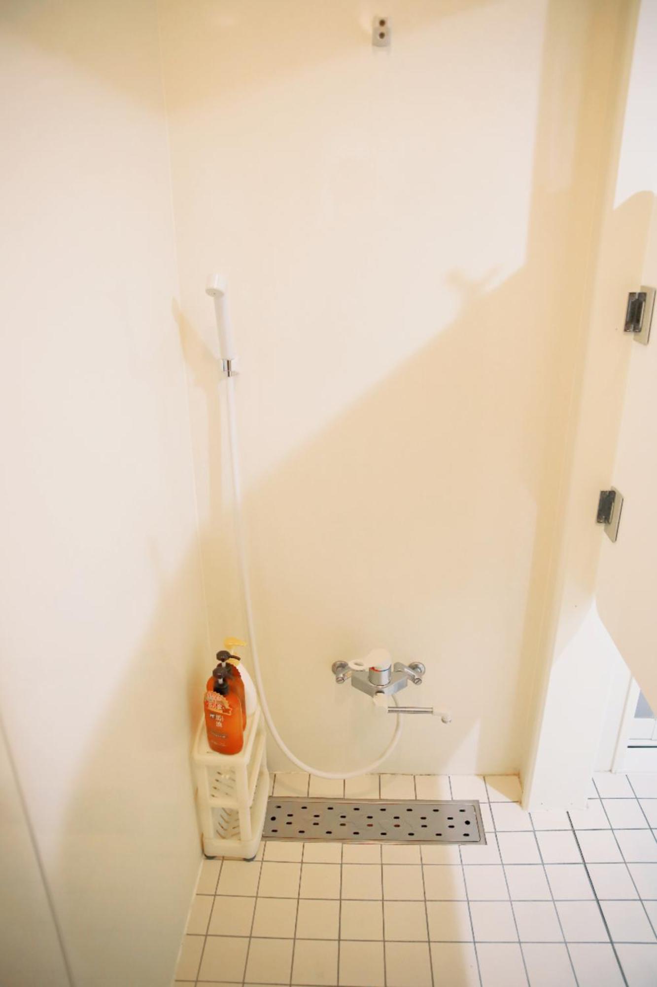 Guesthouse Atelier Ten 民泊アトリエ天 Osaka Eksteriør billede
