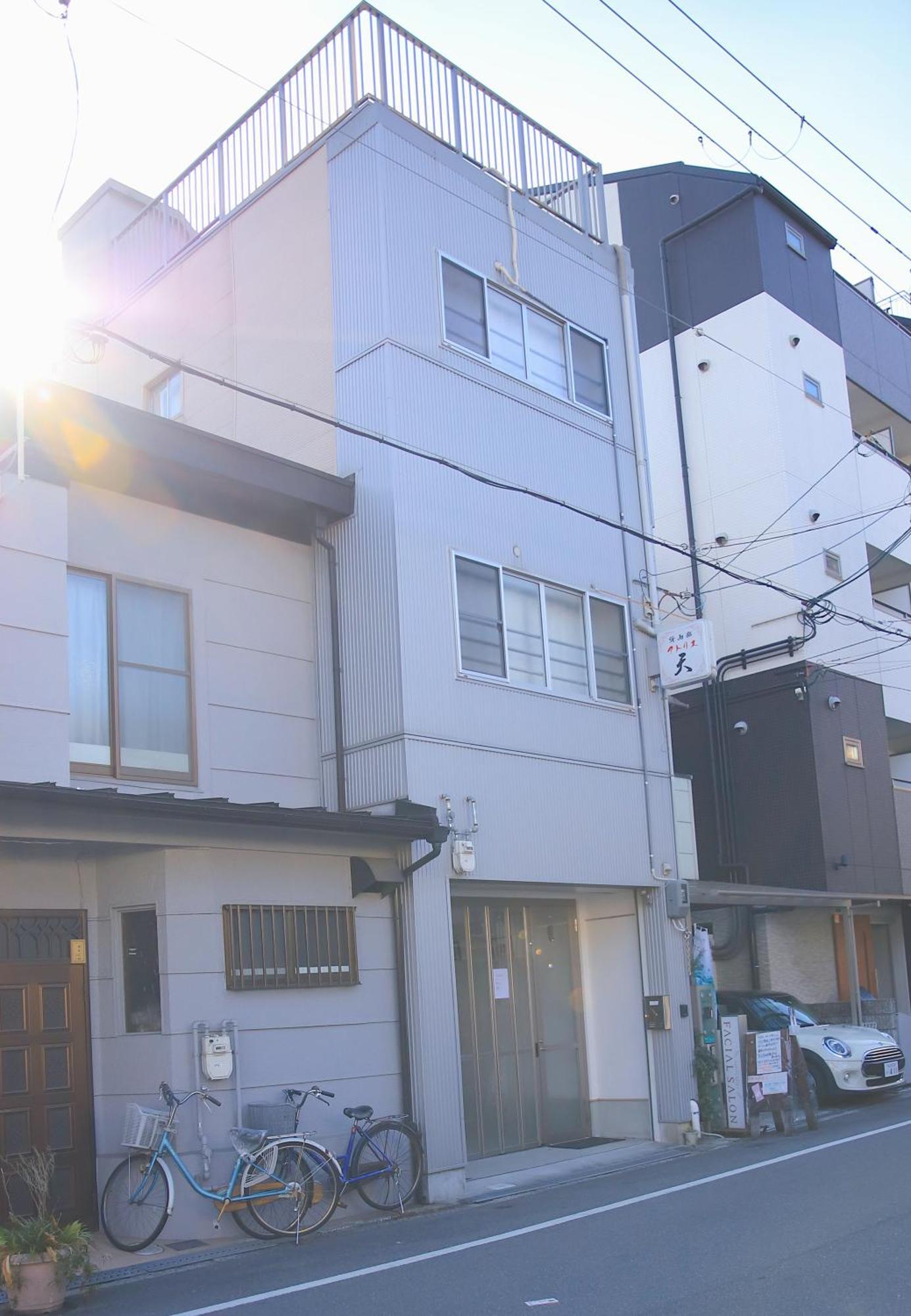 Guesthouse Atelier Ten 民泊アトリエ天 Osaka Eksteriør billede